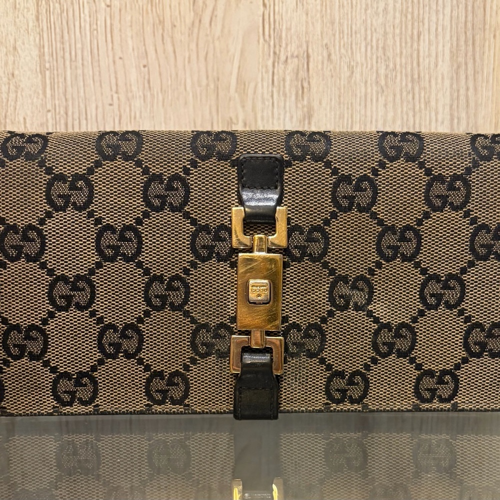 Gucci Beige and Black Monogram with Gold Hardware Wallet - Picture 11 of 11